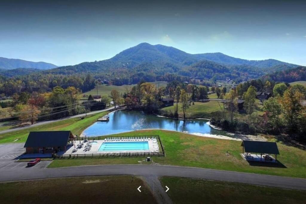 Moonlight Cottage - Your Romantic & Scenic Escape Sevierville Eksteriør billede